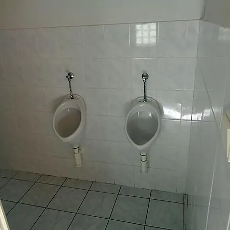 Szálloda U Lazni - *